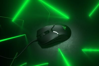 https___hybrismediaprod.blob.core.windows.net_sys-master-phoenix-images-container_h66_hd4_9081446072350_razer-viper-gallery-5-1500×1000